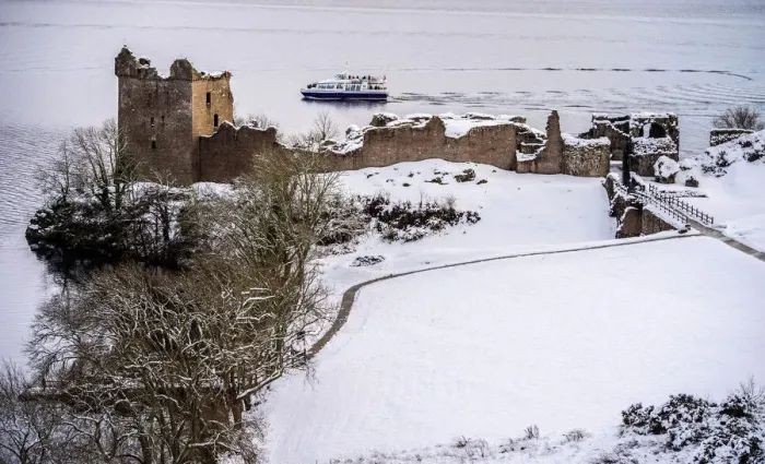 Framed Print : Urquhart Castle in the snow Framed Print : Urquhart Castle in the snow