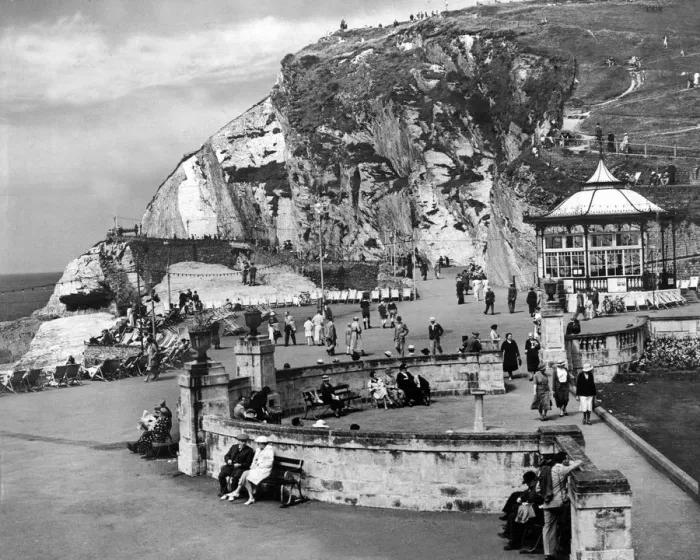 Framed Print : The Victoria Pleasure Beach, Ilfracombe 1937 Framed Print : The Victoria Pleasure Beach, Ilfracombe 1937