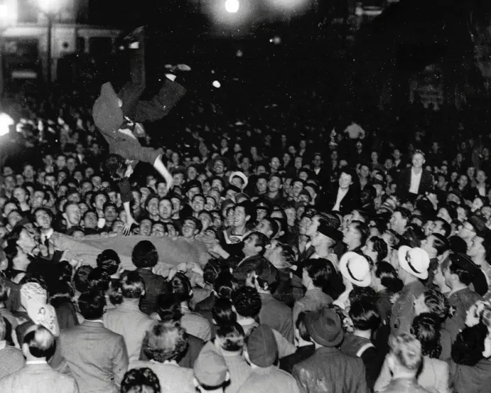 Framed Print : VJ Day Crowds Framed Print : VJ Day Crowds