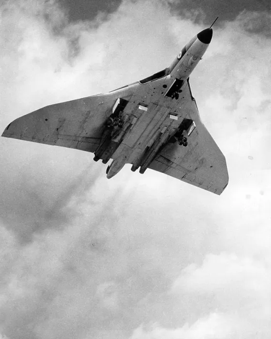 Framed Print : Vulcan delta wing bomber in flight, 1972 Framed Print : Vulcan delta wing bomber in flight, 1972