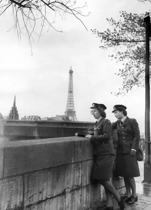 Framed Print : WaFS in Paris Framed Print : WaFS in Paris