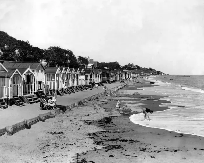 Framed Print : Walton on the Naze, 1938 Framed Print : Walton on the Naze, 1938