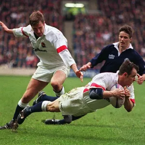 Austin Healy scores a try Scotland v England Five Nations Championship at Twickenham 1998 Austin Healy scores a try Scotland v England Five Nations Championship at Twickenham 1998