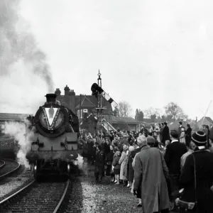 Bluebell train leaves East Grinstead station for Lewes on its final journey Bluebell train leaves East Grinstead station for Lewes on its final journey