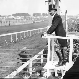 Captain H Allison starts the 1932 Derby Horse Race