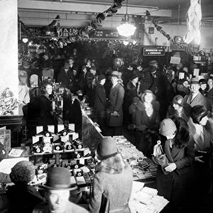Christmas shopping in Kensington, 1931