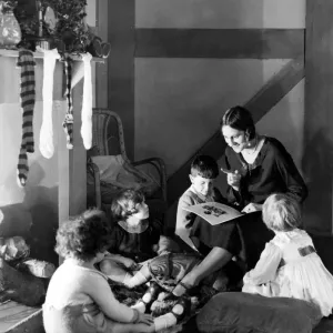 Christmas story time 1925 Christmas story time 1925