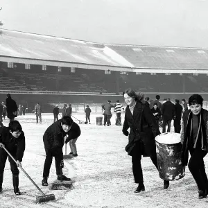 Clearing the snow at Blackburn Rovers ground 1969 Clearing the snow at Blackburn Rovers ground 1969