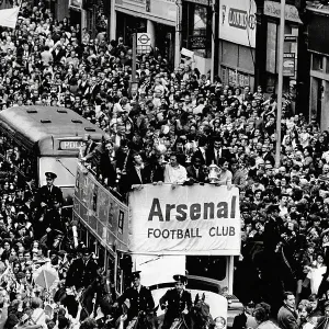 FA Cup winners Arsenal drive to Islington Town Hall 1971
