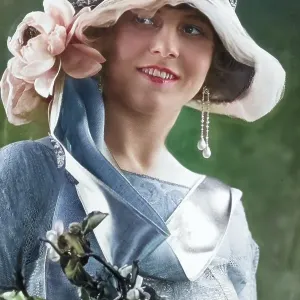 Floral hat, 1920s Floral hat, 1920s