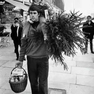 Geoff Hurst Christmas Shopping Print Geoff Hurst Christmas Shopping Print
