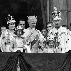 Print of the Royal Family on Buckingham Palace Balcony, 1937
