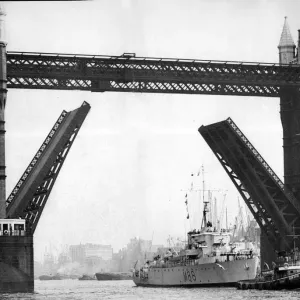 HMS Cheerful Minesweeper Print 1954 HMS Cheerful Minesweeper Print 1954