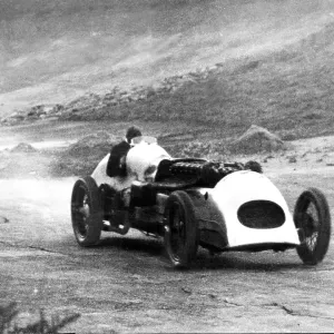 Jeffrey G. Parry Thomas testing at Brooklands in his 400hp racing car "Babs" before his land speed record attempt in 1927 Jeffrey G. Parry Thomas testing at Brooklands in his 400hp racing car "Babs" before his land speed record attempt in 1927
