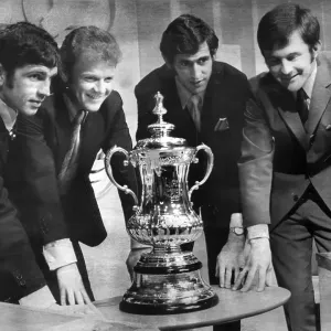 Johnny Giles and Billy Bremner of Leeds United, and Peter Bonetti and John Hollins of Chelsea with the FA Cup 1970 Johnny Giles and Billy Bremner of Leeds United, and Peter Bonetti and John Hollins of Chelsea with the FA Cup 1970