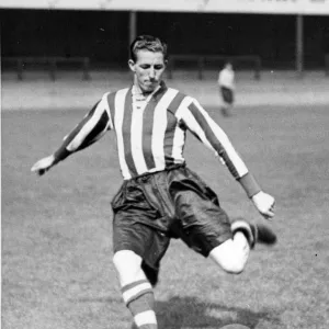 Les Sullivan, Chesterfield FC footballer