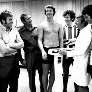 Manchester City player Mike Doyle weighs in Manchester City player Mike Doyle weighs in
