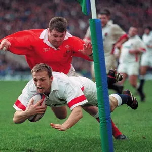 Matt Dawson scores a try for England Matt Dawson scores a try for England