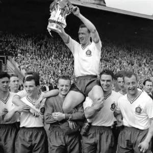 Nat Lofthouse and the Bolton Wanderers team with the FA Cup 1958