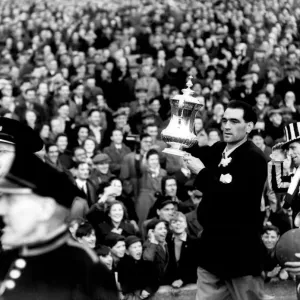 Newcastle United manager Joe Harvey with the FA Cup print