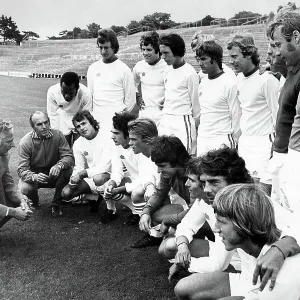 Peter Taylor talks to Brighton & Hove Albion team Print 1974