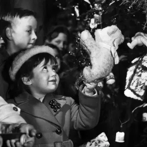 1950s Christmas Scene Print: Children Decorating a Tree 1950s Christmas Scene Print: Children Decorating a Tree