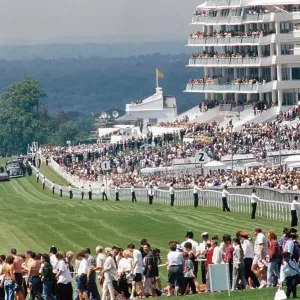 Queen Elizabeth II arrives for The Derby 1994