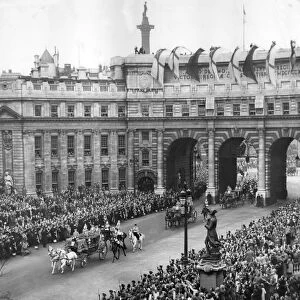 Royal Wedding Procession of Princess Elizabeth (Queen Elizabeth II) and Prince Philip (Duke of Edinburgh)