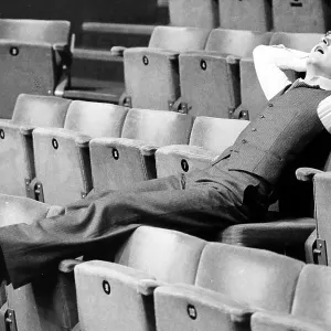 Steve Davis in relaxed mood prior to a game with Higgins