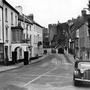 Street scene in Pembroke 1952 Street scene in Pembroke 1952