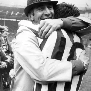 Sunderland manager Bob Stokoe embraces Ian Porterfield