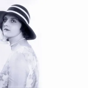 1930s Black and White Hat Print 1930s Black and White Hat Print