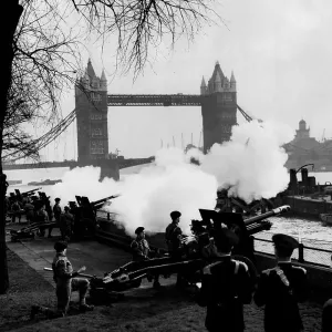 Tower Bridge The Honourable Artillery Company fire a salute for the Death of King George VI Tower Bridge The Honourable Artillery Company fire a salute for the Death of King George VI