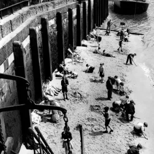 Tower Pier beach, 1954 Tower Pier beach, 1954