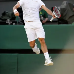 Wimbledon Mens Final Roger Federer wins 2009 Wimbledon Mens Final Roger Federer wins 2009