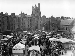 Images Dated 1st February 2019: Aberdeens Annual Timmer Market 1951
