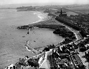 Thirties Prints: Aerial view of Cullercoats near Tynemouth