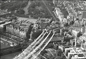 London Prints: Aerobatic team flying over London