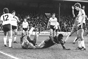 FA Cup Collection: Bournemouth 21 year old Milton Graham scores Bournemouth's first goal against Manchester United