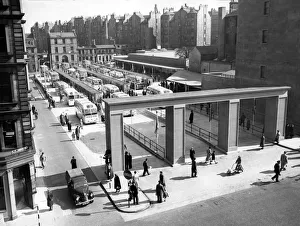 1950s Prints: Bus Station at St Andrews Square in Edinburgh 1957