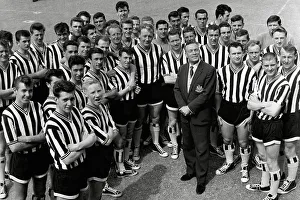 Charlie Mitten with his Newcastle United footballers for the 1961/ 62 season