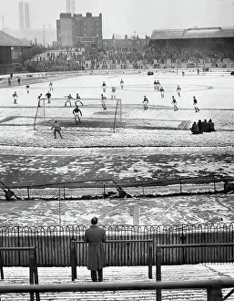 1950s Prints: Chelsea v Charlton Athletic Stamford Bridge in the snow 1956