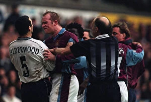 Images Dated 7th December 2023: Colin Calderwood and John Hartson clash 1998