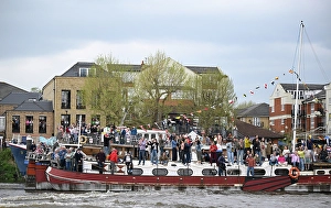 Soul Of Sport Prints: Crowds on the banks of the Thames