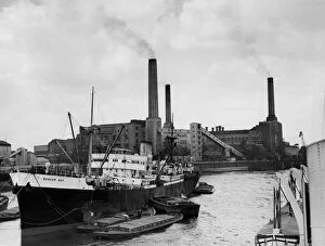 Images Dated 15th August 2018: Deptford Power Station seen from the river with cargo steamer B