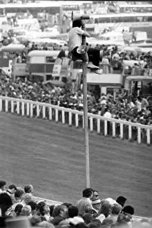 Racing Prints: The Derby - 1983 - A spectator climbs to get a better view