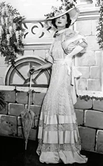 Fashions From The 1930s Prints: Dressed for the races in 1935
