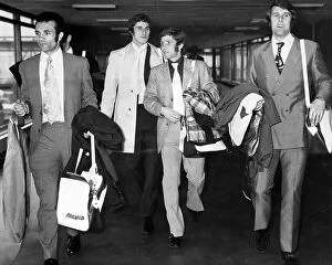 Images Dated 11th October 2023: England team returning to Heathrow after their 1-0 victory over Malta in the Nations Cup 1971