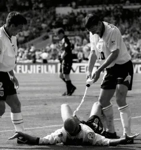 England Football Team Prints: Football - Euro 96 Qualifying match - England v Scotland (2-0) - Paul Gascoigne celebrates with Teddy Sheringham