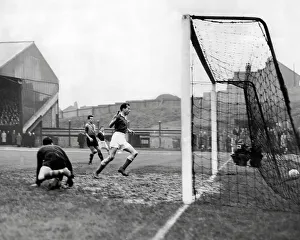 Archive Prints: Football F.A. Cup replay 1957. Southend United 2 V Torquay United 1